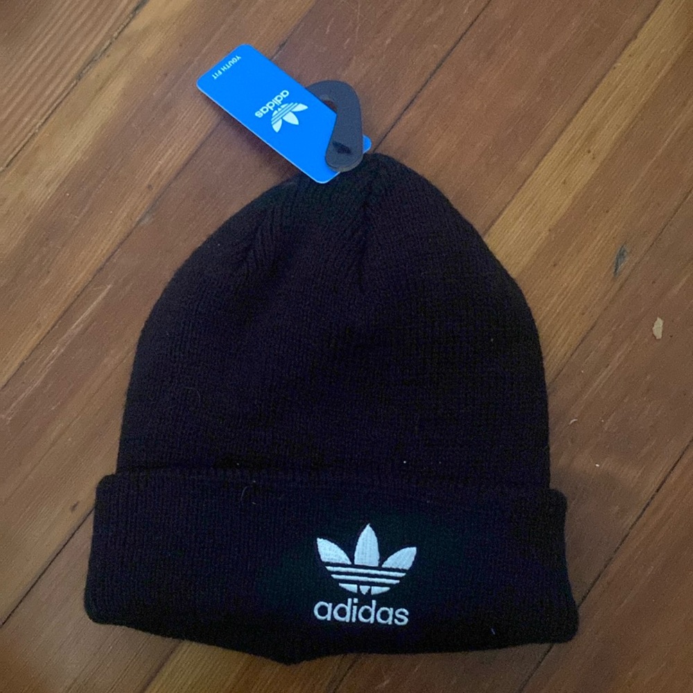 Adidas youth beanie NWT